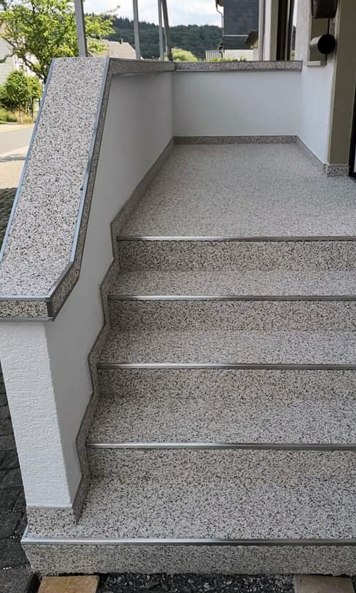 Χαλαζιακές επενδύσεις σε σκάλες 1-3